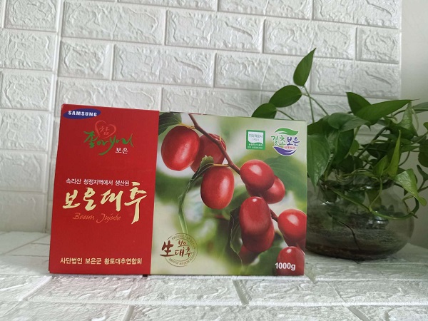 Táo Đỏ Sấy Khô Hàn Quốc gói 1kg được biết đến là thực phẩm bổ dưỡng giàu hàm lượng vitamin
